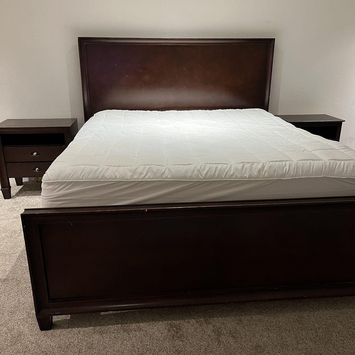 Bedroom Set. CALIFORNIA KING.   MATTRESS AND BOX SPINGS NOT INCLUDED!!