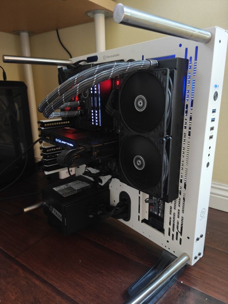 Gaming PC (AMD 3800XT, GTX 1080 Ti, 32GB RAM, 1TB SSD)