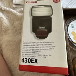 Canon Speedlite 430EX Camera Flash Canon Shoe Mount