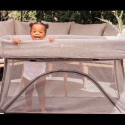 Baby Delight Go With Me Nod Deluxe Portable Crib & Playard, Charcoal Tweed  Open box item   INVENTORY NUMBER: 9379  ** bundle items to save on shippin
