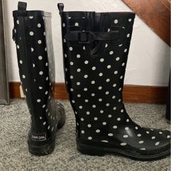 Women Rain boots Size 8