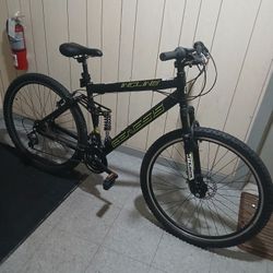 Men's mountain bike 200  dollars Buys It
