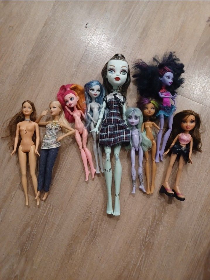 Monster High Doll Lot *read* *must go*