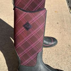 Woman’s Winter Boots, Size 9