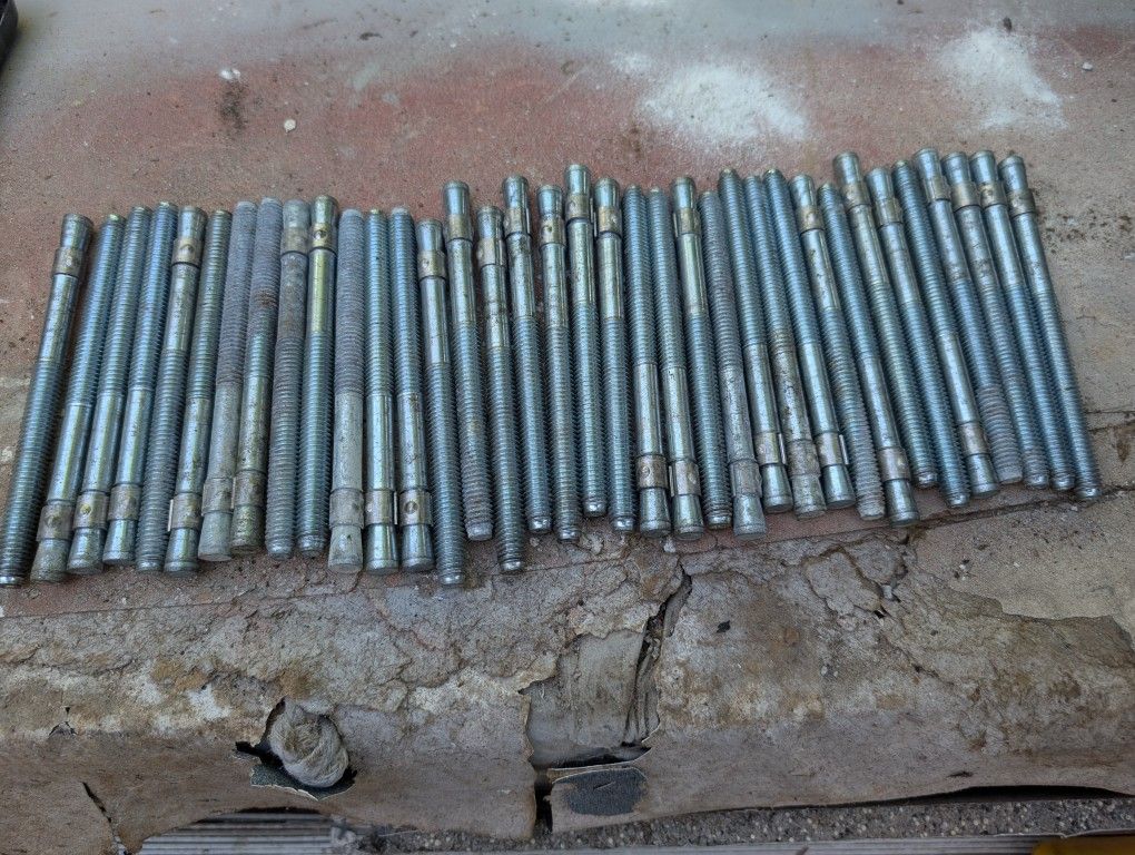 24 Pieces 5 In Special Bolt Today Then 2x4 And Concrete