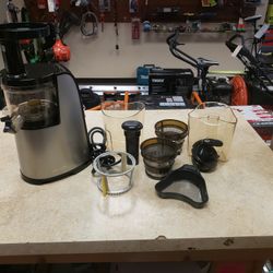 Hurom HG-SBB07 Slow Juicer And Smoothie Maker