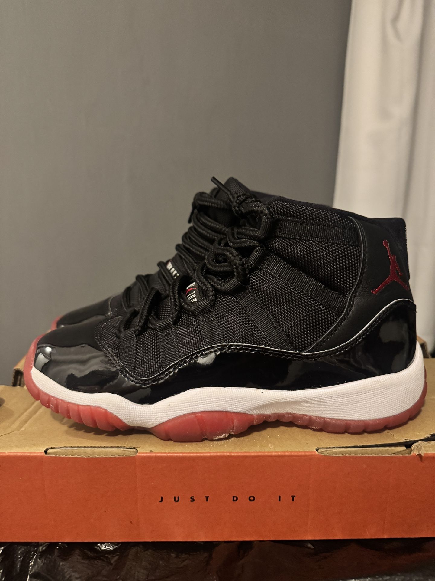 jordan bred 11’s