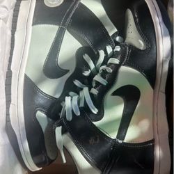 Nike Dunk High SE – Women’s 8 / Youth 6.5 