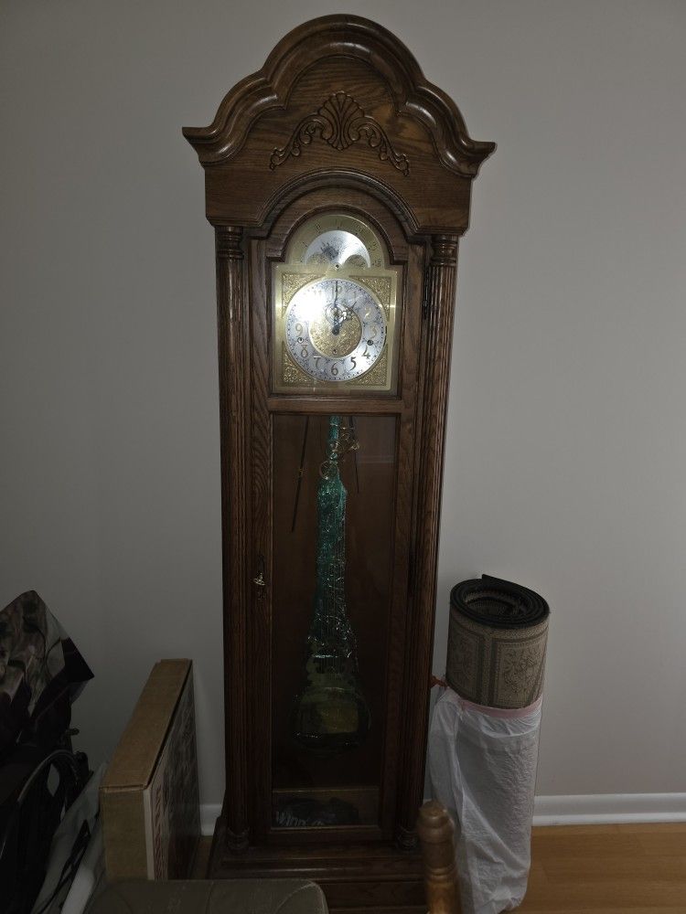 Howard Miller GRANDFATHER'S clock GRAND Father Clock