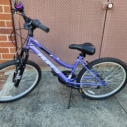 Girl's Mountain Bike 24" Wheels