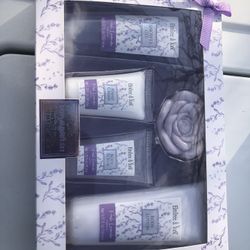 Brand new bath stuff never been open lavender