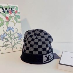 LV HAT