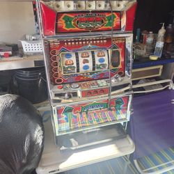 Yamasa Panic Saurus Pachislo slot machine 