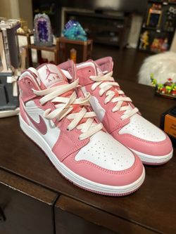 Limited Edition Pink & White Air Jordan 1 Mid – Size 5.5 – Brand New 🔥