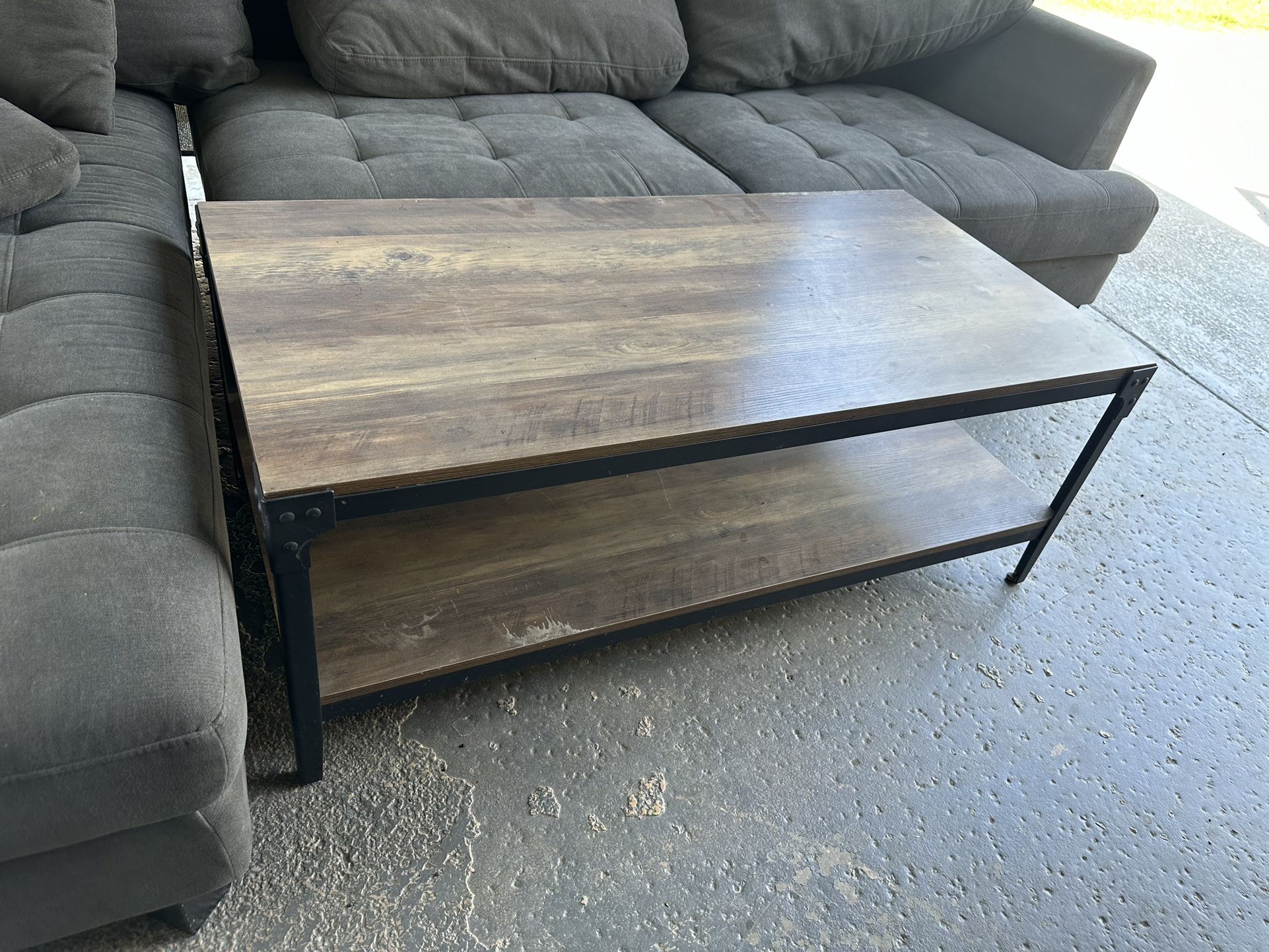 Coffee Table And Matching End Tables (2)