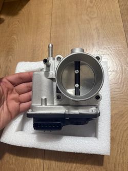 Throttle Body fit for Nissan Sentra Versa Cube Tiida 1.8L Nv200 2.0L 07-19