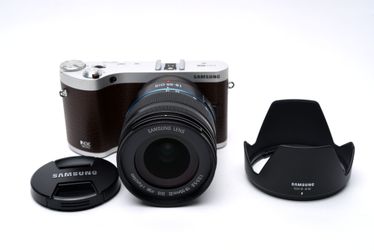 Samsung NX300 20.3mp digital camera