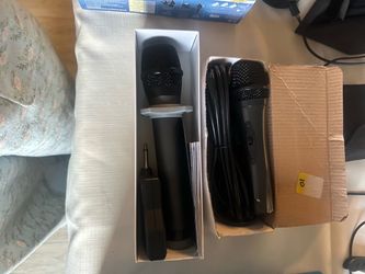 2 microphones