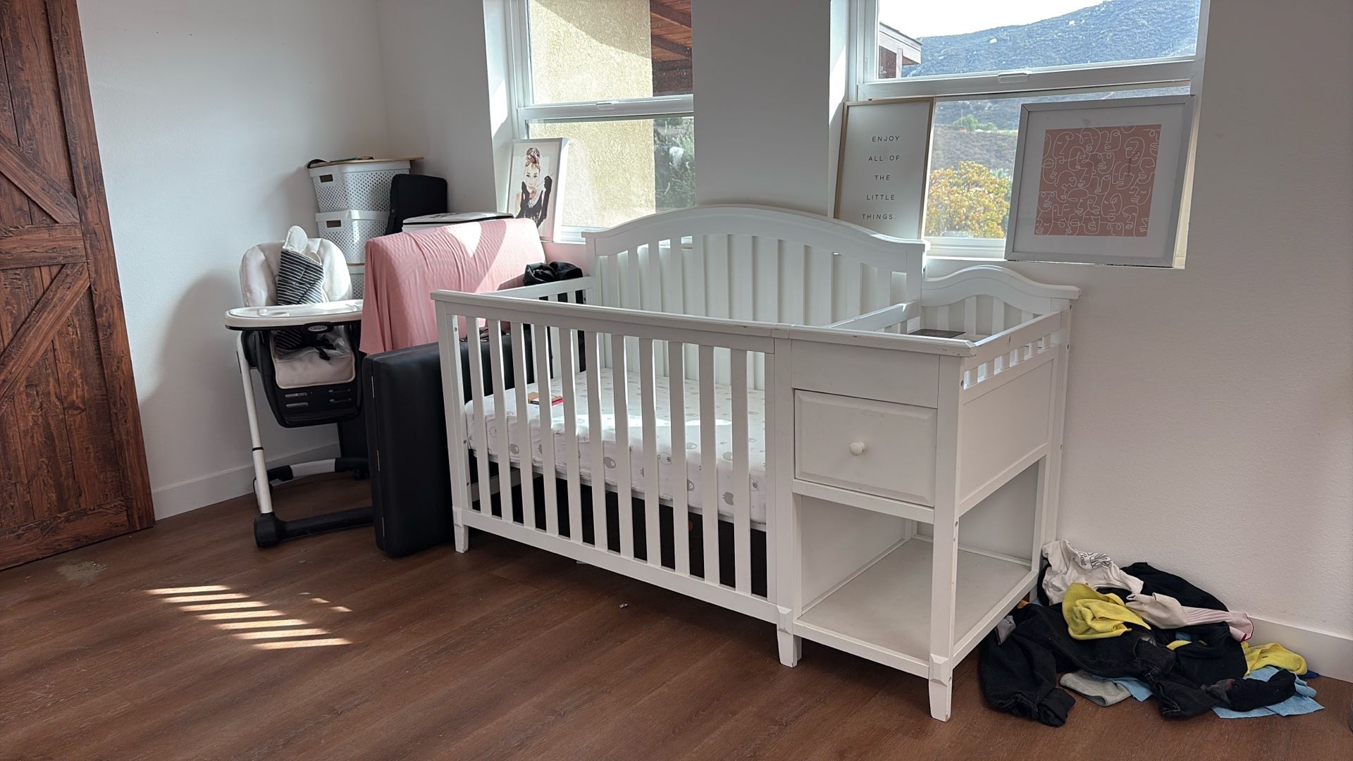 Crib & High chair 