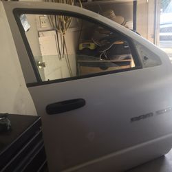 2007 Dodge Ram 1500 Passenger Door
