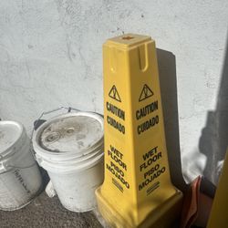 Rubbermaid Wet Floor Signs 