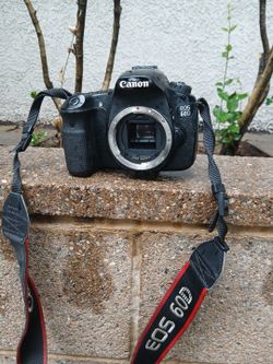 Canon Eos 60d Camera W Efs 18-135 Mm Lense