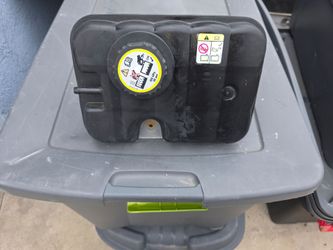 Coolant reservoir
