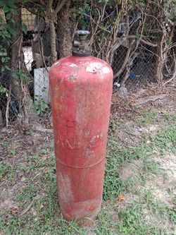 Gas tank
