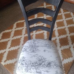 Dinning Table And Chairs 