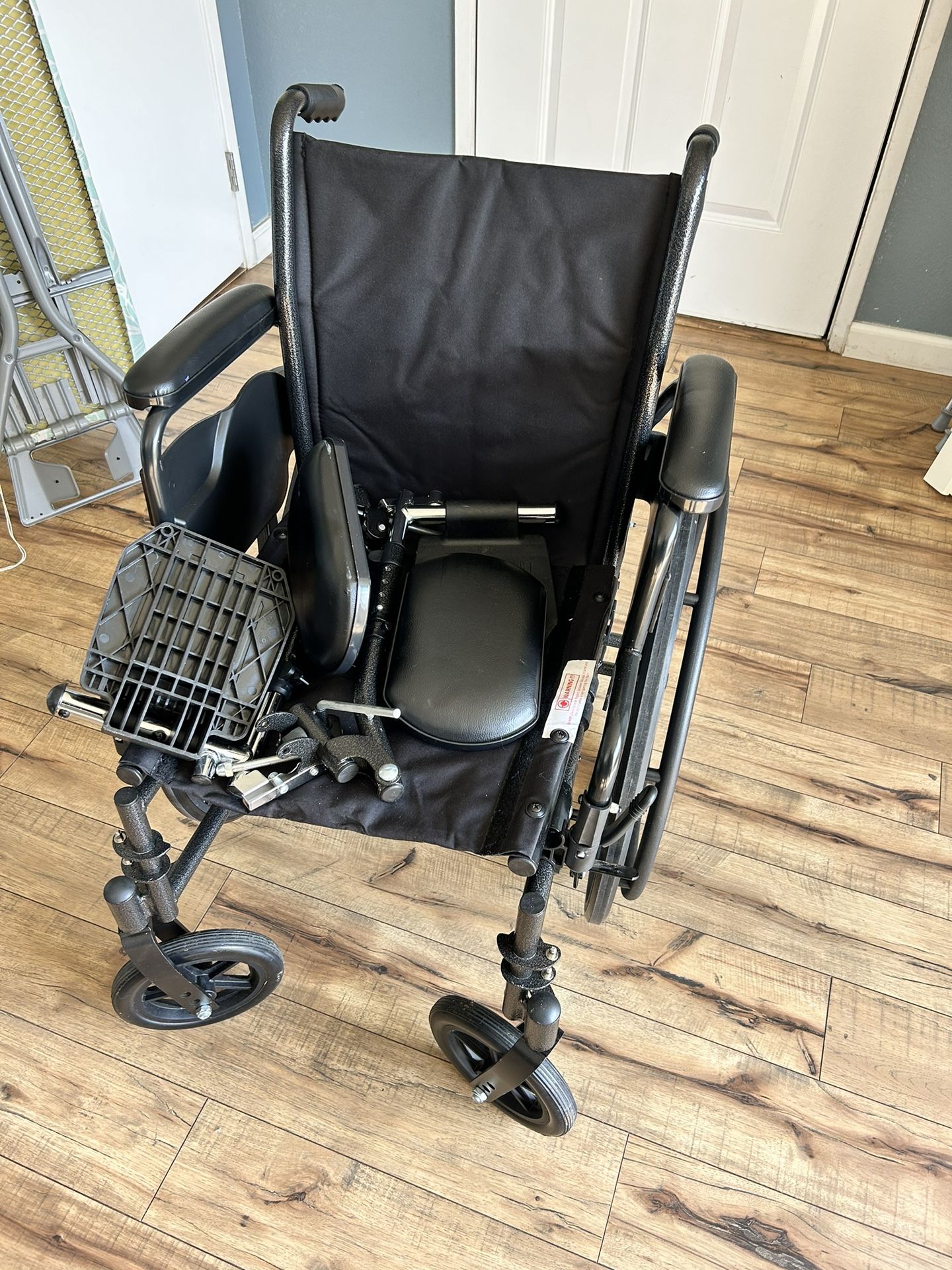 light weight new wheelchair$75