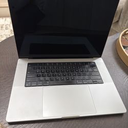 2023 MacBook Pro M2 Max 32 Gb, 2Tb