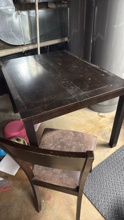 Table w/ four chairs