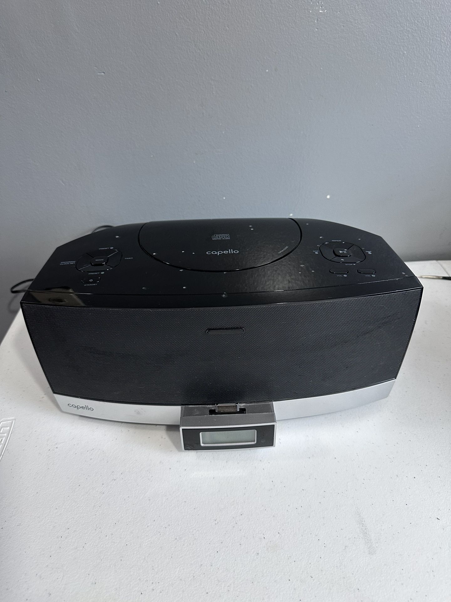Capello CI300 CD Home Stereo FM 30 Pin iPod Dock AUX Input