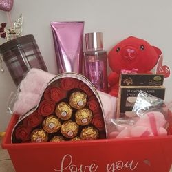 Valentines Gift Basket ! 