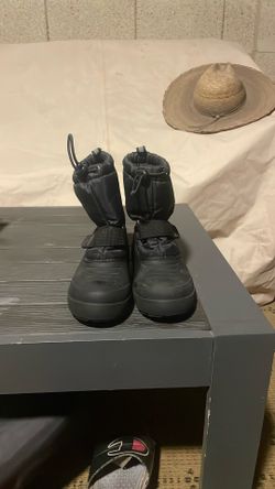Kids Snow Boots Size 1