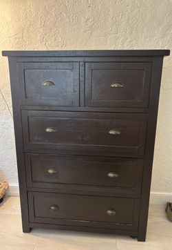 Dresser