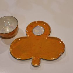 Vintage 3 leaf lusterware 8 1/4 x 8 1/4 