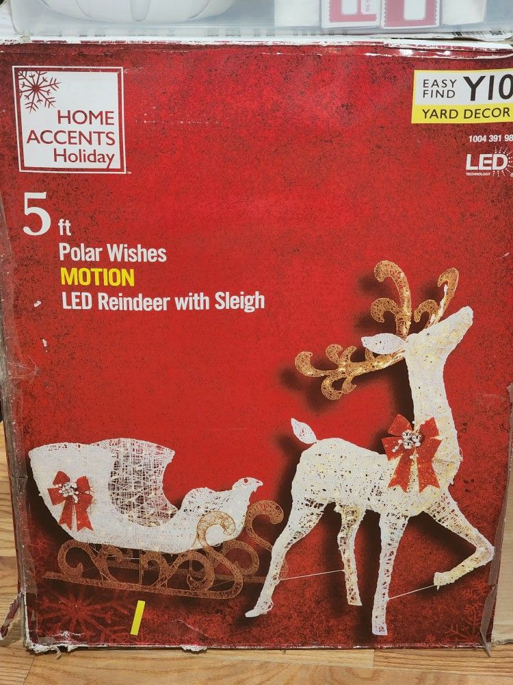 LED Reindeer With Sleigh