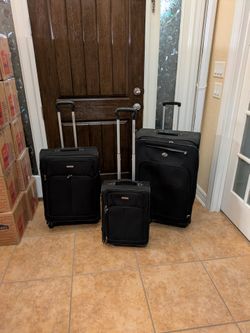 3-Piece Black Softside Luggage Set for Sale in San Antonio, TX - OfferUp