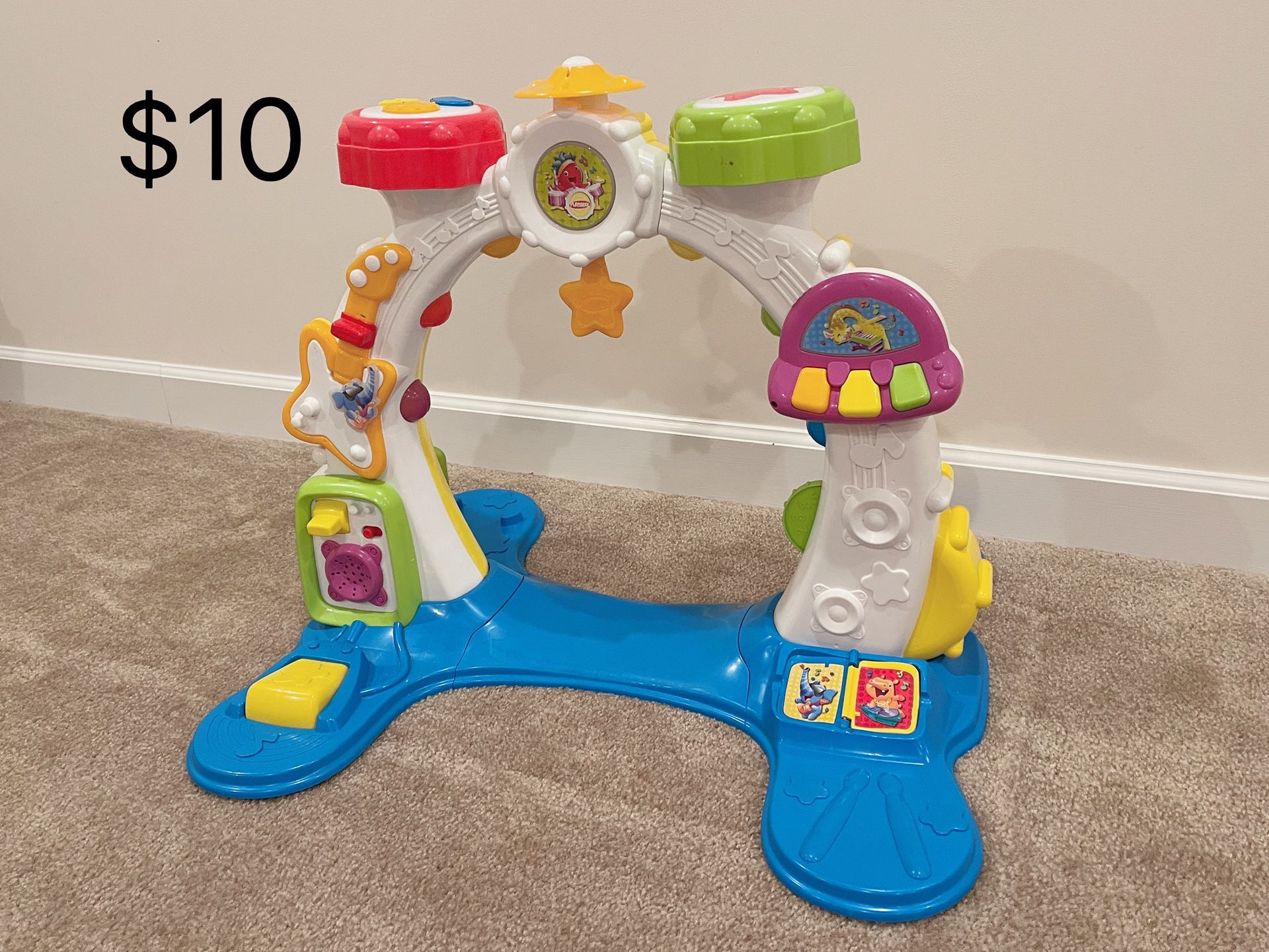 Baby and toddler toys trikes