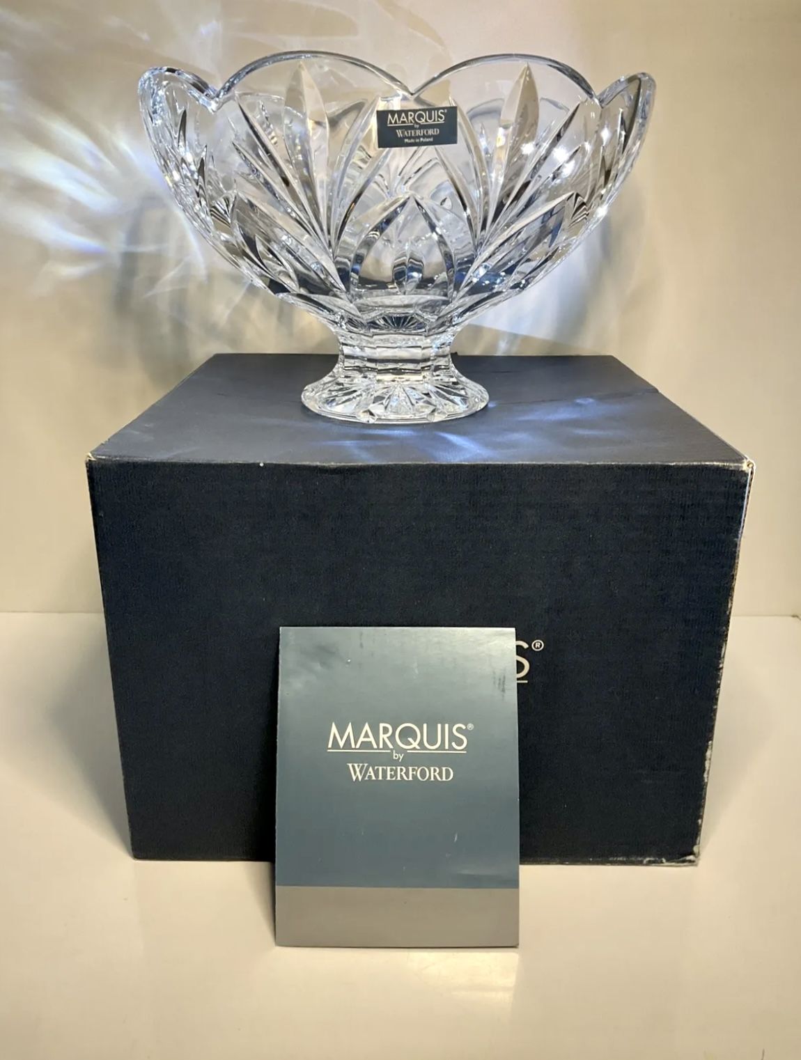 Stunning MARQUIS By WATERFORD Canterbury Scalloped 8” Crystal Bowl