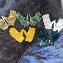 Football Gloves (Nike,Sleefs,Cutter)