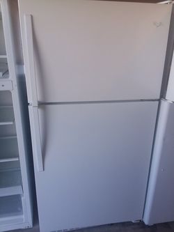Whirlpool top freezer refrigerator with 30-day warranty and delivery included!!