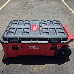 Milwaukee Packout 38" Rolling Modular Tool Chest