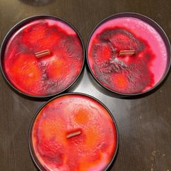 Swirl Design Candle- Guava, Ginger, Saffron