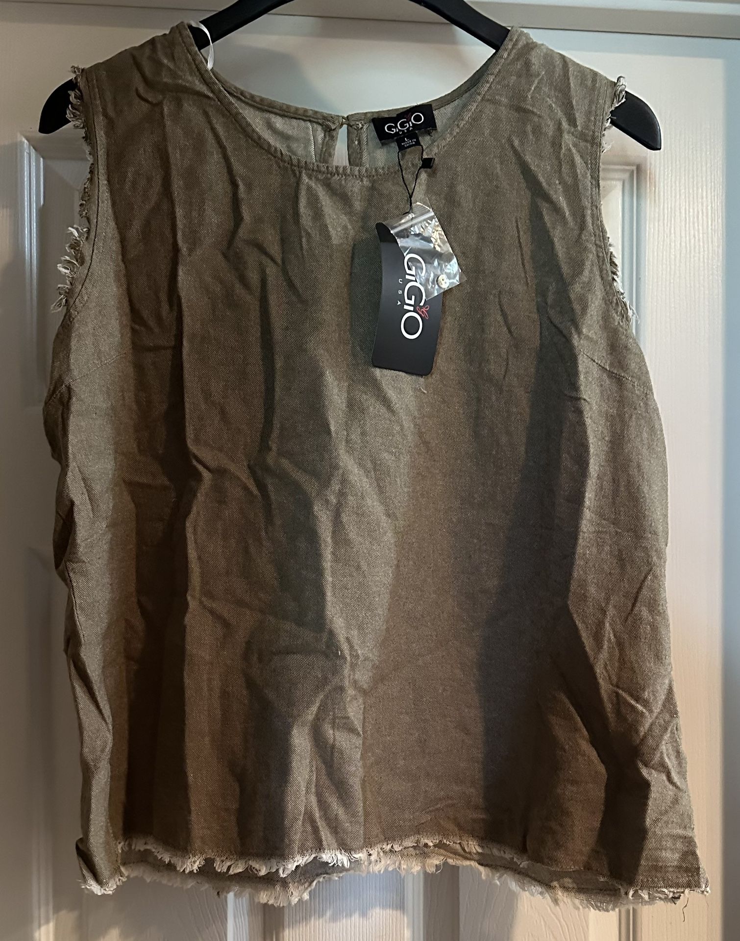 New Frayed large Tank Needs Steamed Camo Color