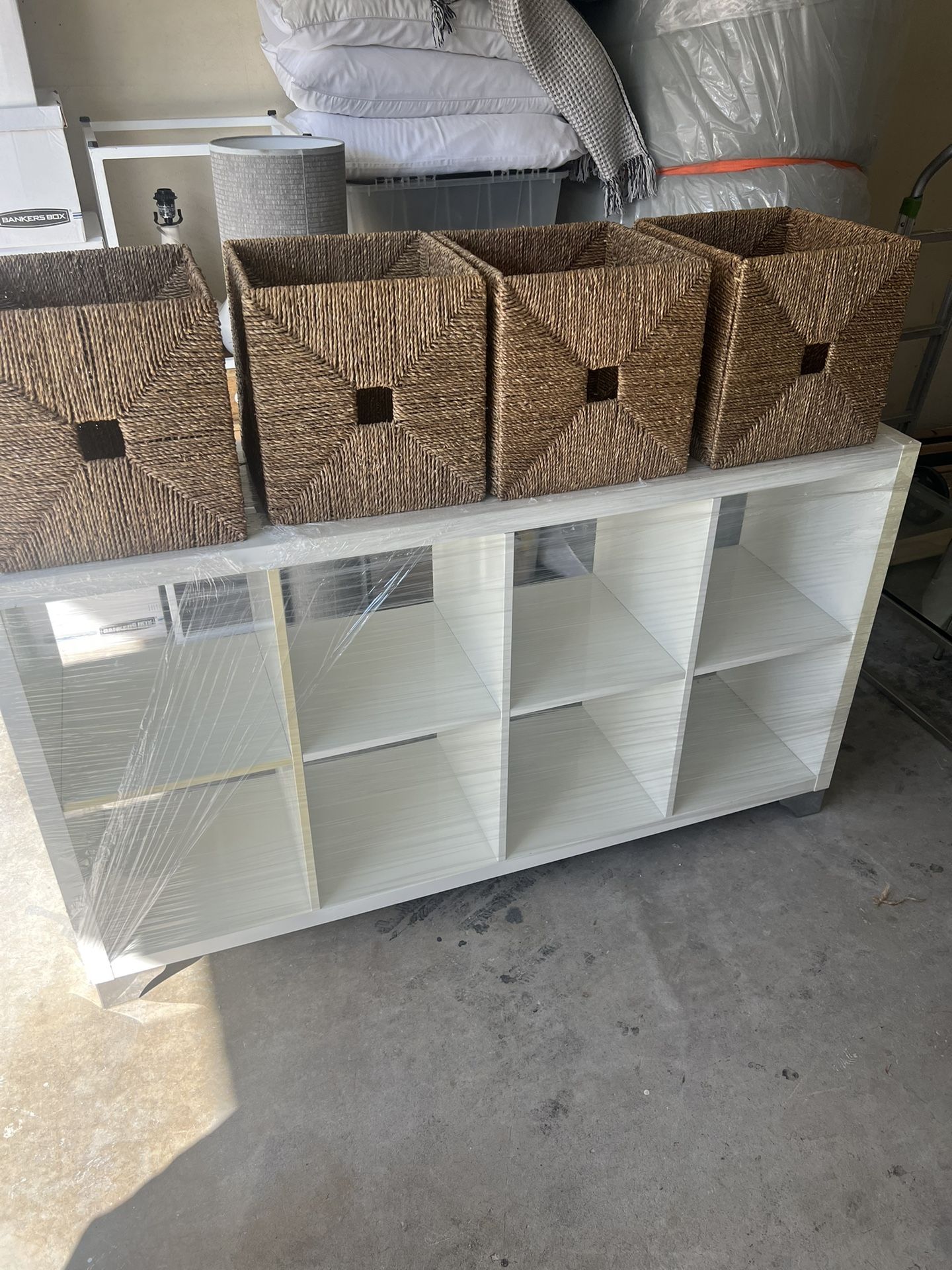 White Bookcase With 4 Baskets