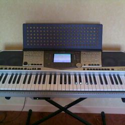Yamaha Keyboard -PSR 2000