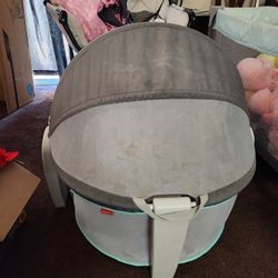 Fisher-Price On-the-Go Infant Dome Portable Bassinet and Play Space, Unisex, Windmill