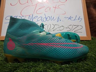 Soccer cleats us size 10.5